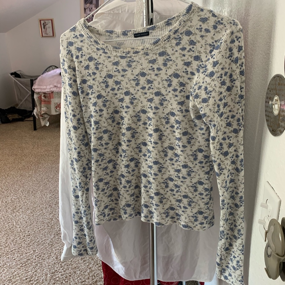 blue and white floral long sleeve